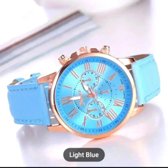 Elegant Women's Quartz Watches with Roman Numerals: A Timeless piece..NWT - Picture 2 of 3